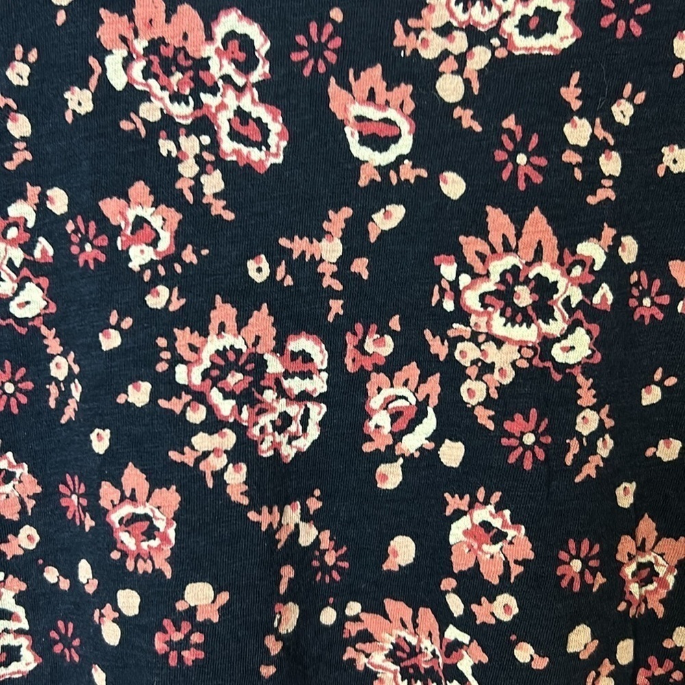 Lucky Brand Women’s Wrap Front Top Size XL Navy Red Mixed Print Elastic Waist - Picture 6 of 10